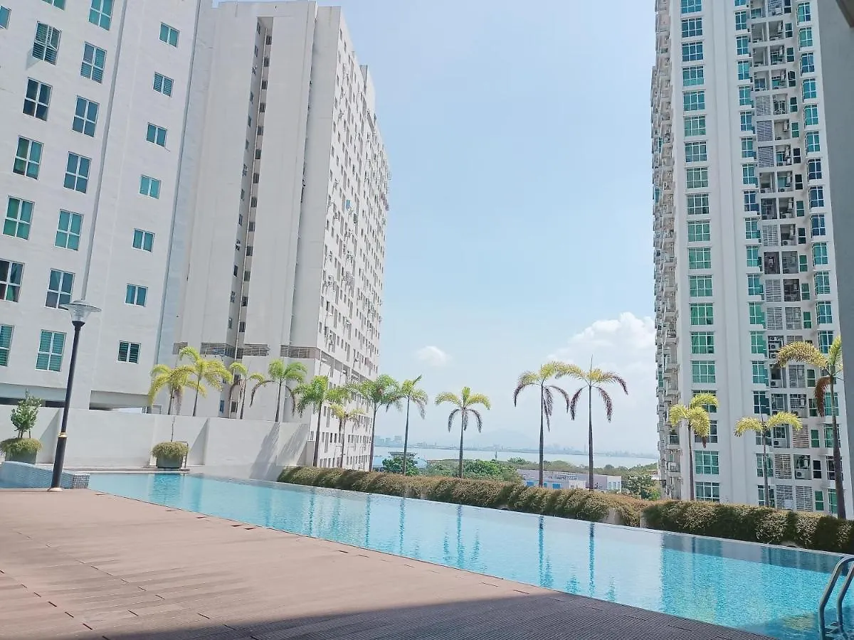 Deluxe Suites Stay, Netflix,2Br, George Town