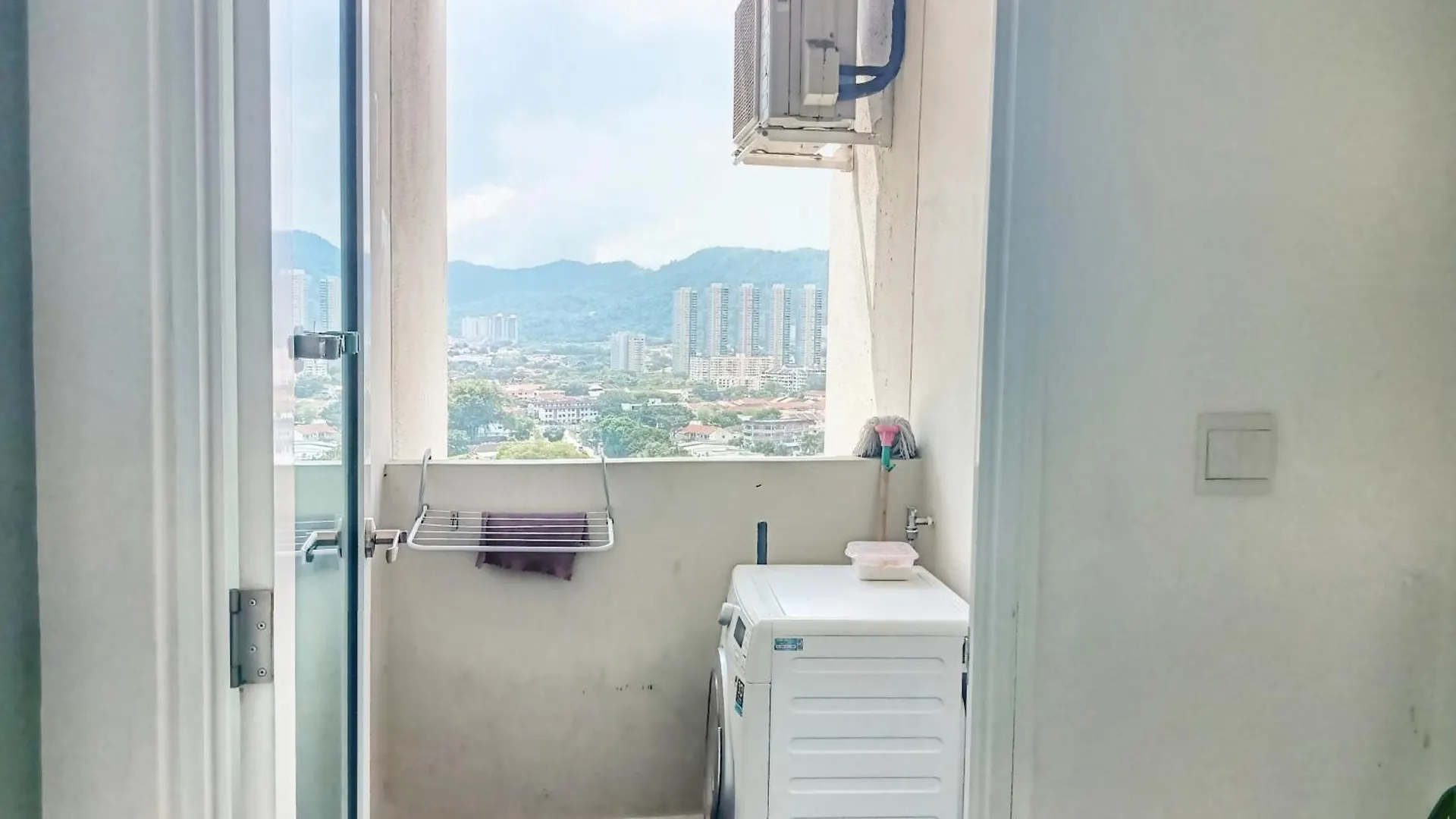 Deluxe Suites Stay, Netflix,2Br, George Town Malaysia